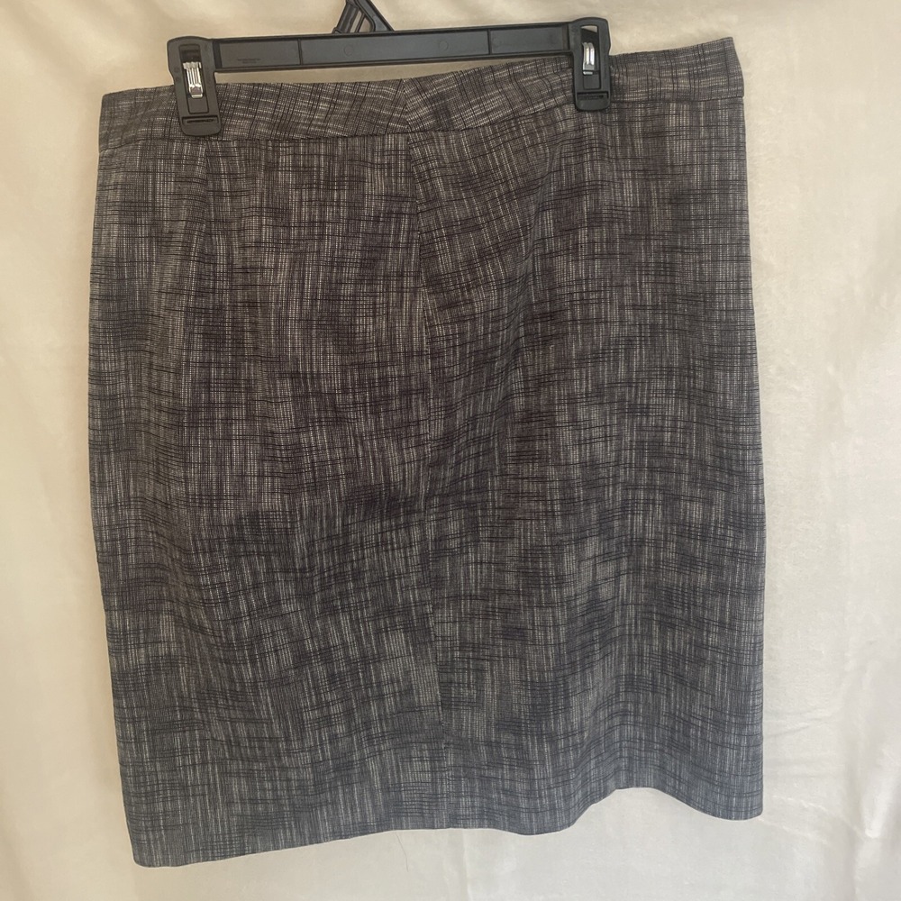 Nine West Suit Pencil Skirt Women's Size 14 Gray Black Plaid